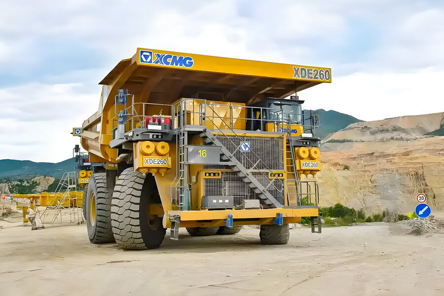 O caminhão de mineração XDE260 da XCMG está sendo testado no Brasil para atender às necessidades do mercado com alta tecnologia e eficiência.
