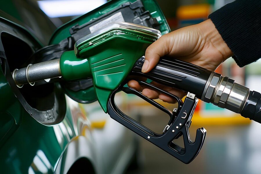 Consumo de combustíveis automotivos deve atingir níveis históricos no bimestre julho-agosto, impulsionado pela retomada da economia e pela alta circulação de veículos em todo o país.