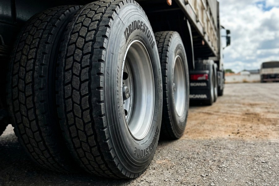 Venda de pneus de carga cai mais de 5% no Brasil
